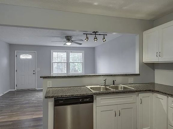 5th image of 508 Ash Briar Cir