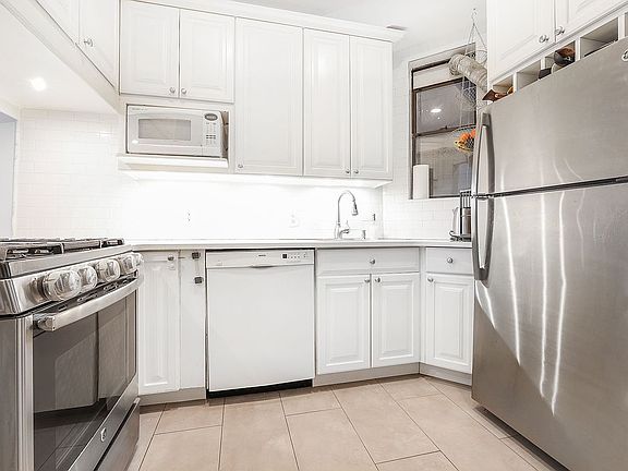 4th image of 412 7th Ave APT 3R