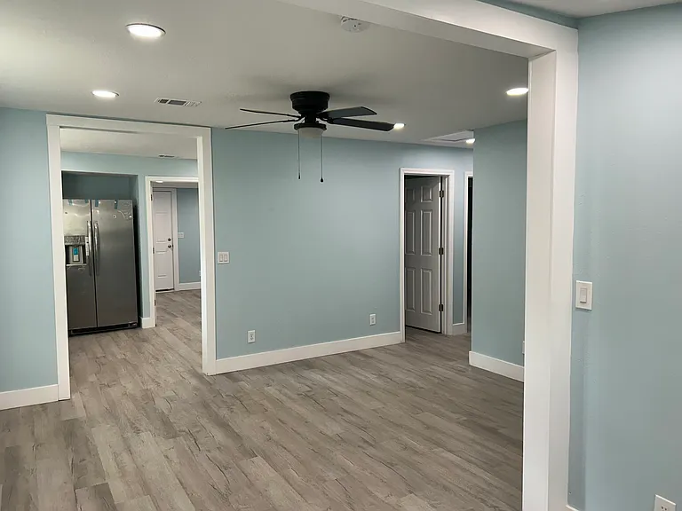 8735 N Doris Ave — Photo 5