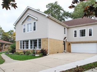 2532 William Ave, Glenview, IL 60025