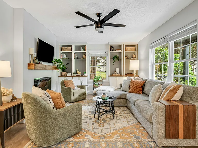 52 Shady Oak Dr — Photo 3