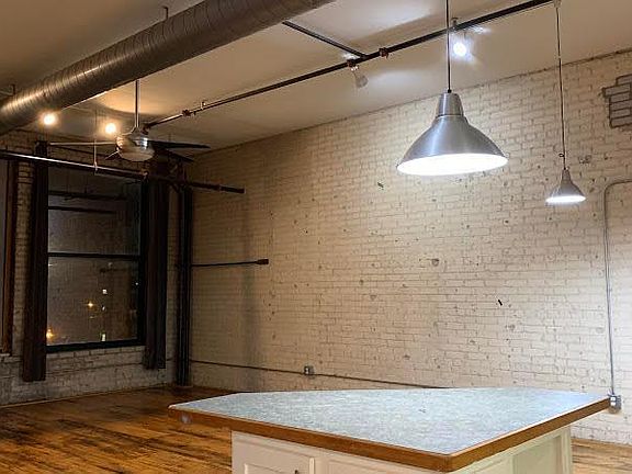 5th image of 523 Jackson St APT 206