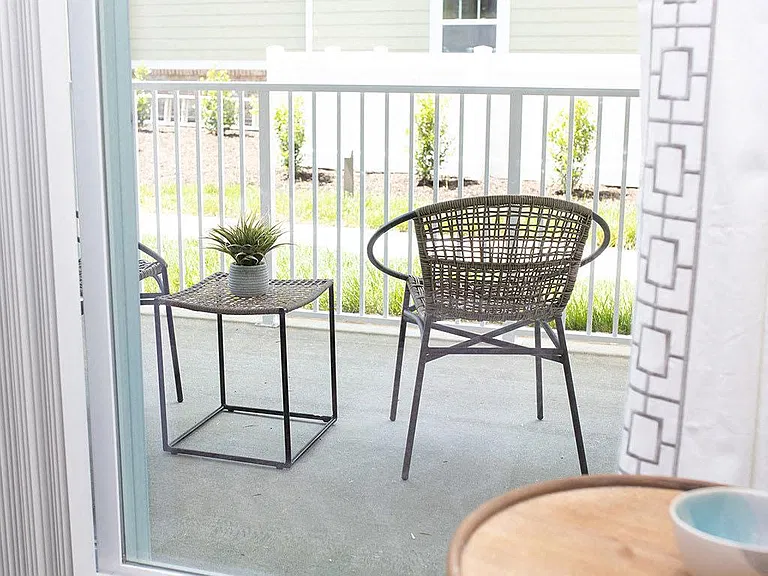Sapphire at Centerpointe — Photo 13