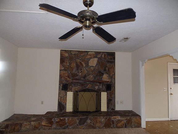 2nd image of 4121 Russell Ln