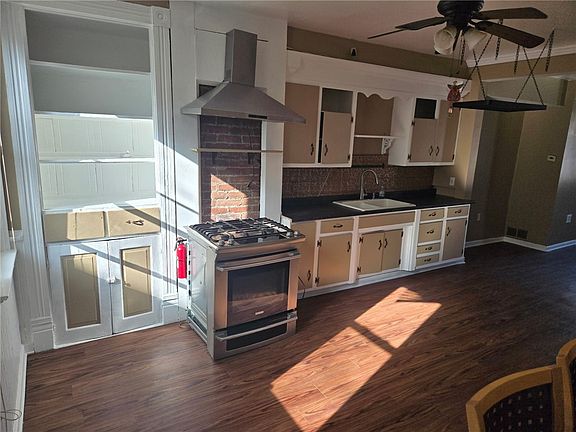 4th image of 2508 Leticoe St
