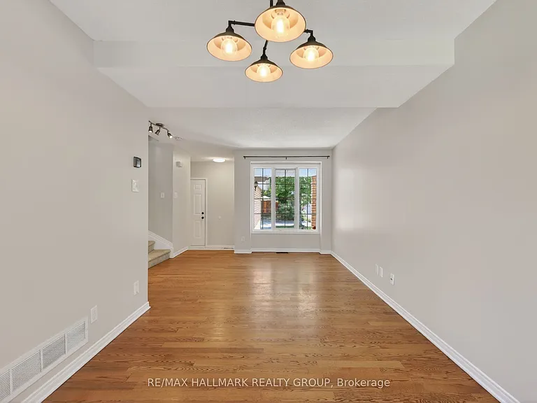 130 College Cir — Photo 10