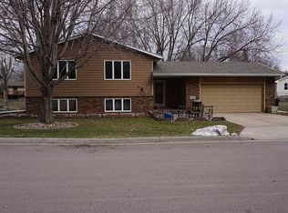 1516 E Custer Pkwy, Brandon, SD 57005