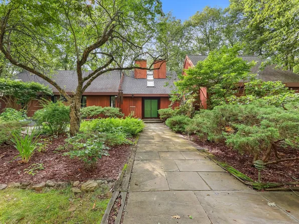 22 Blackberry Drive East, Stamford, CT 06903