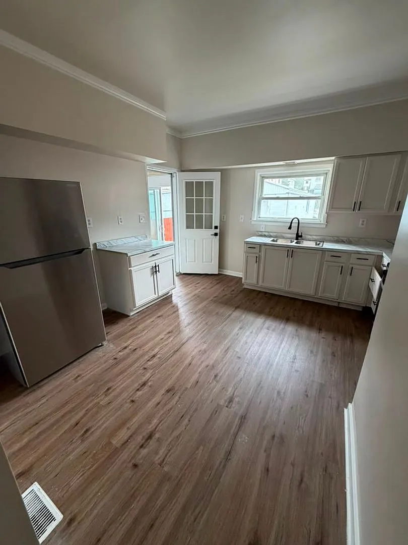 Charming 3BR Home in Glassport, Section 8 Considered! — Photo 2