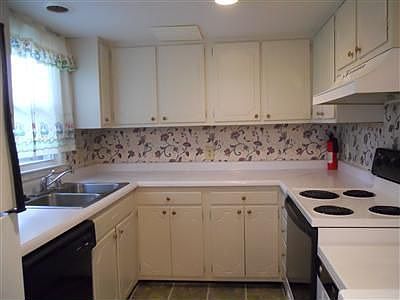 5th image of 3472 Sutherland Dr