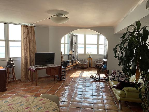 4th image of 905 Brickell Bay Dr APT 828