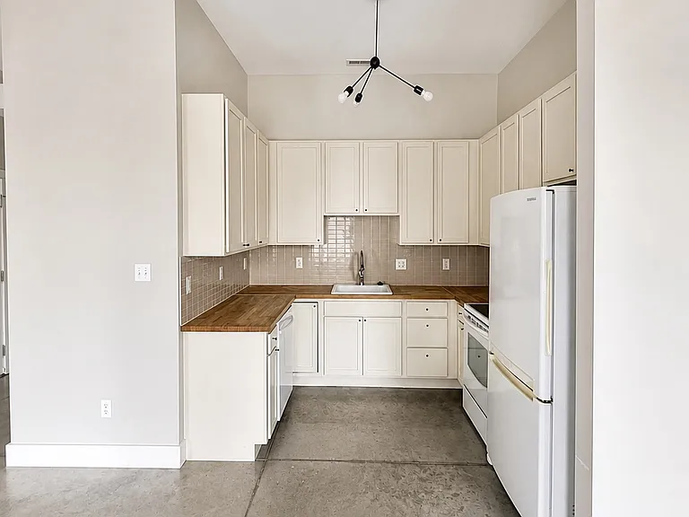 4432 Olive St #G — Photo 2