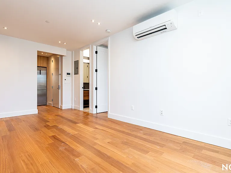 675 E 32nd St #42 — Photo 6