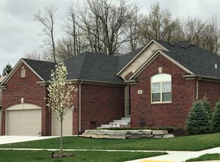 3163 Ramzi Ln, Auburn Hills, MI 48326