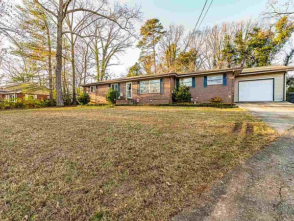 2nd image of 110 Woodlawn Cres