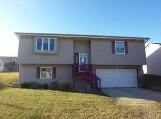 1724 Cardinal Dr, West Bend, WI 53090