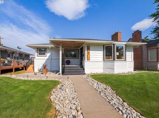 617 W 9th St, The Dalles, OR