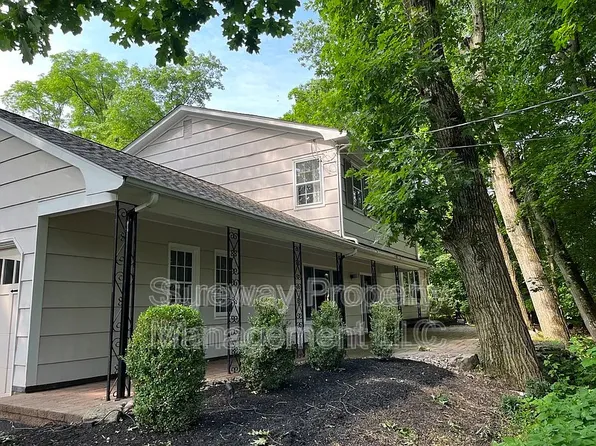14 Toth Ln, Rocky Hill, NJ 08553