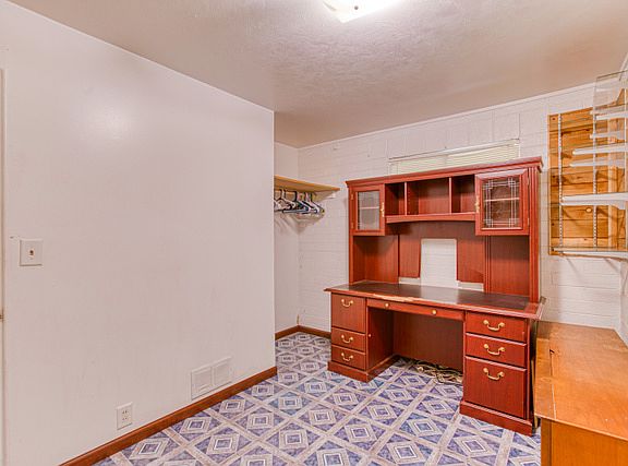 3rd image of 1014 S Montgomery St