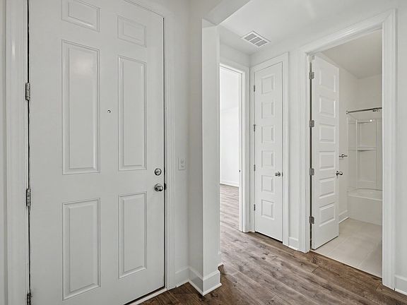 5th image of 3199 Charles Park Dr