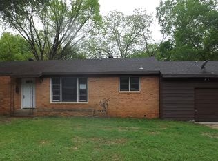 1117 S Sycamore St, Palestine, TX 75801