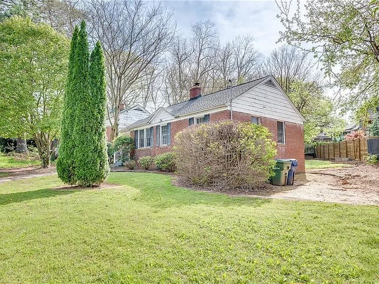 388 Ashley Ave NE — Photo 3