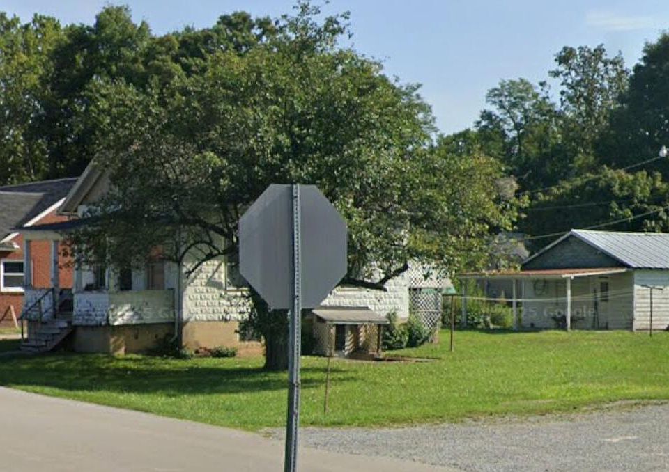 1st image of 895 Cole Ave