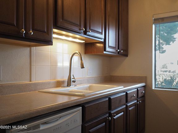3rd image of 816 S Langley Ave