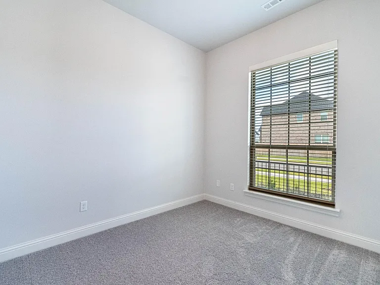5304 SW Stanford Ct — Photo 8