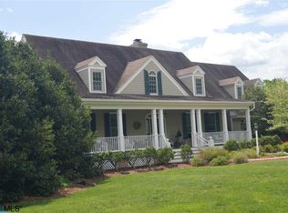 126 Hunters Point, Nellysford, VA 22958