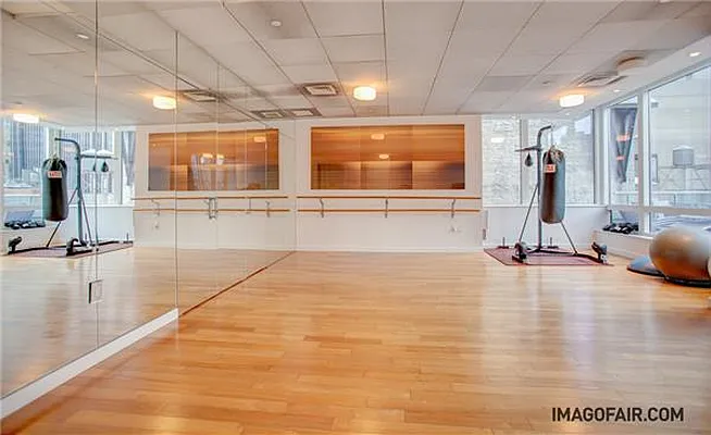 Sold by (Legacy) Elegran | media 9