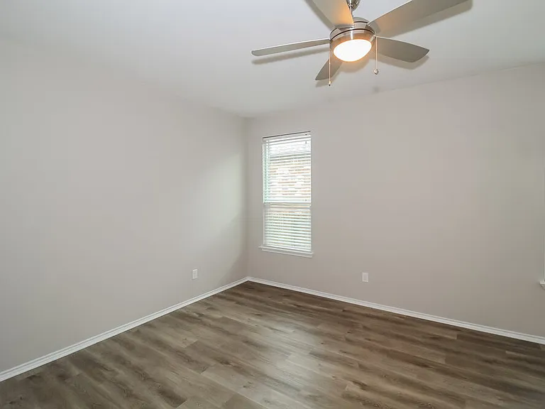 445 Sheepshank Dr — Photo 9