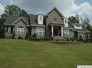 1622 Lake Cove Dr SW, Decatur, AL 35603