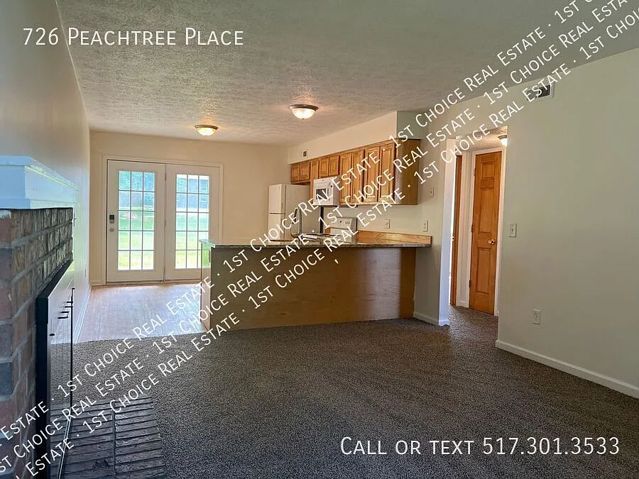 Available Mid June - 2-Bdr 1-Bth Apt - Lower Unit — Photo 4