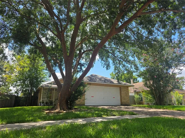 14139 Clear Forest Dr, Sugar Land, TX 77498
