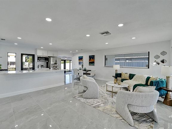 5th image of 2925 NE 1st Avenue