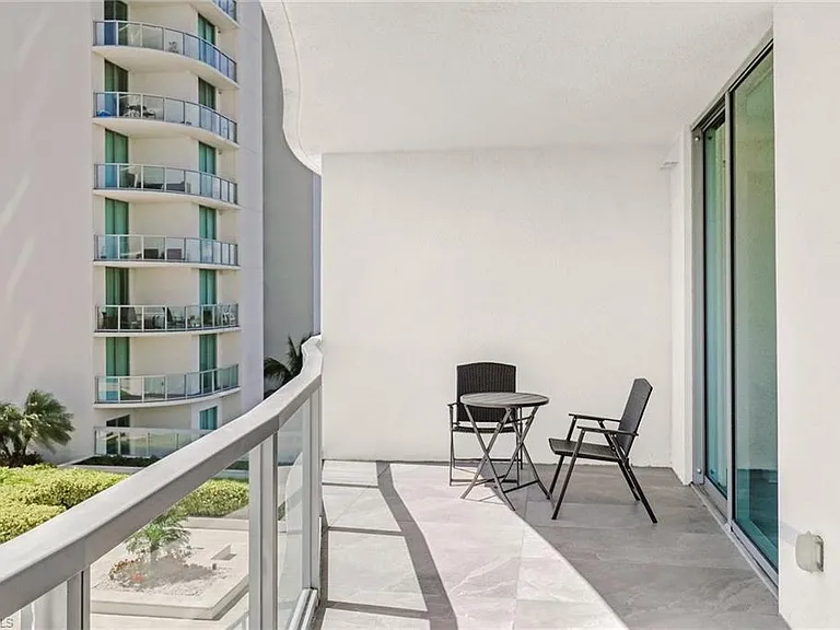 3000 Oasis Grand Blvd #606 — Photo 28