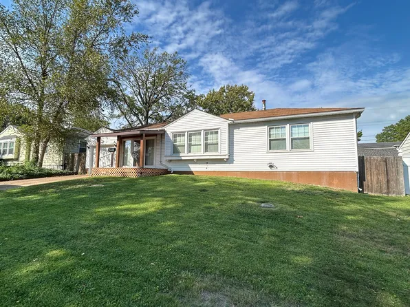 9511 Erie Dr, Saint Louis, MO 63123