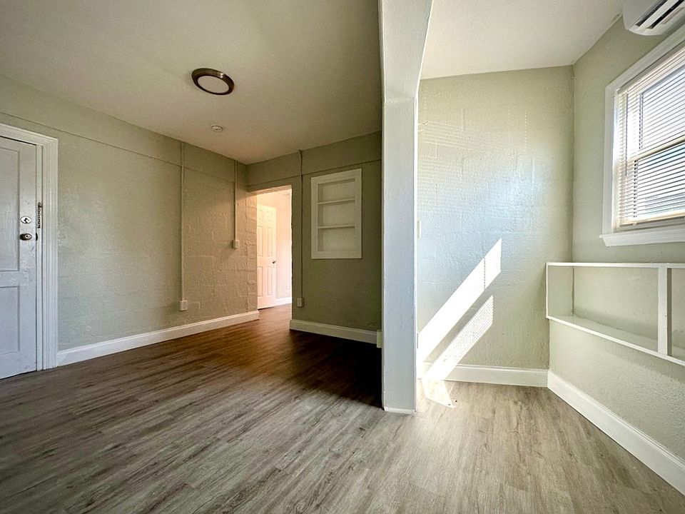 2nd image of 130 Botefuhr Ave #1