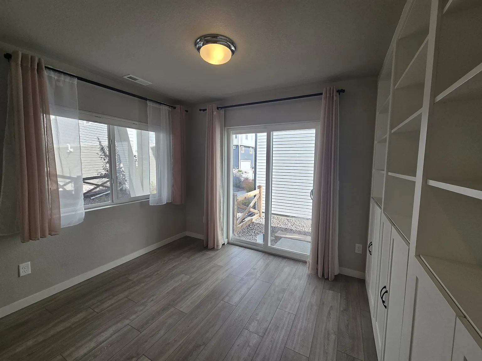 3 bed, 1436 sqft, $2,400 — Photo 3