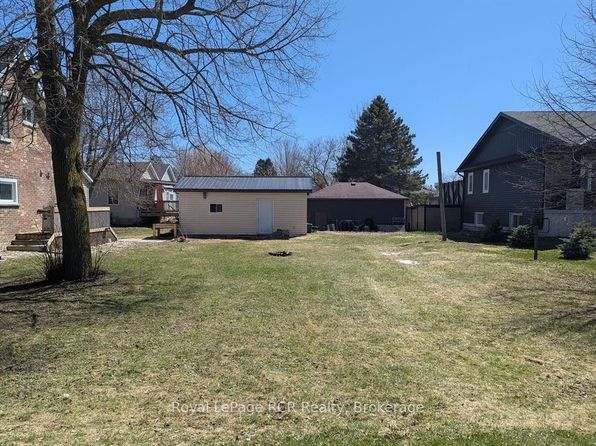 63 William St W, Minto, ON N0G 1Z0