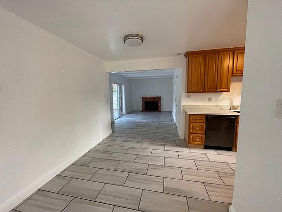 3rd image of 626 Serenade Ct