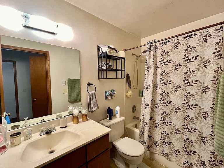 N114W15846 Sylvan Cir — Photo 39