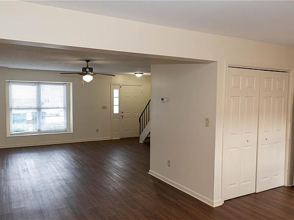 5th image of 3516 Woodburne Dr