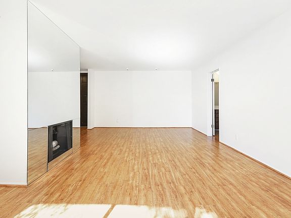 3rd image of 5875 Doverwood Dr Unit 203