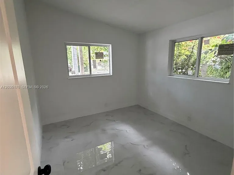 3220 Plaza St — Photo 10