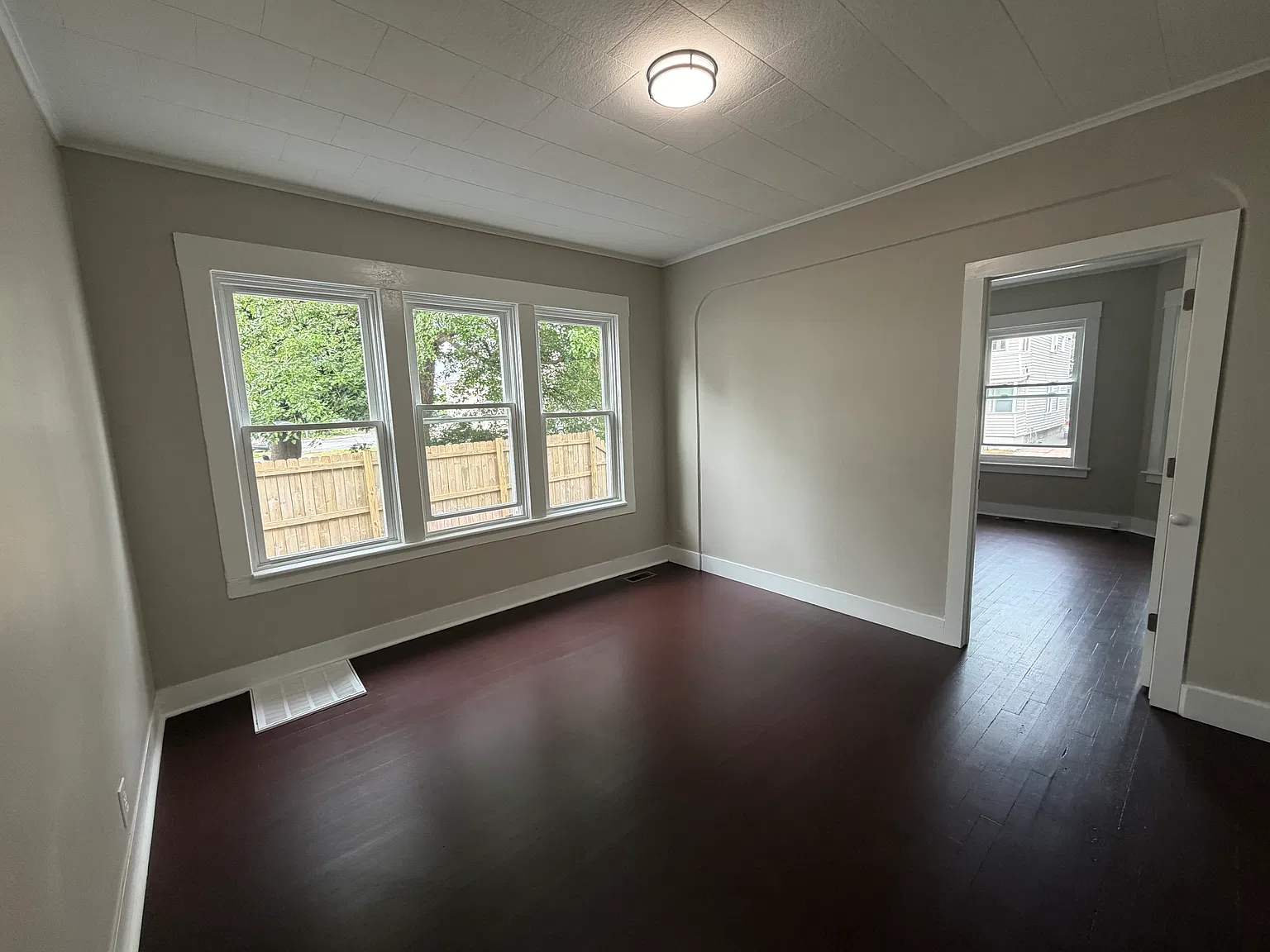 2 bed, 975 sqft, $1,850 — Photo 3