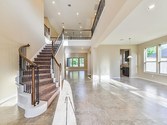 2nd image of 10410 Winding Green Dr