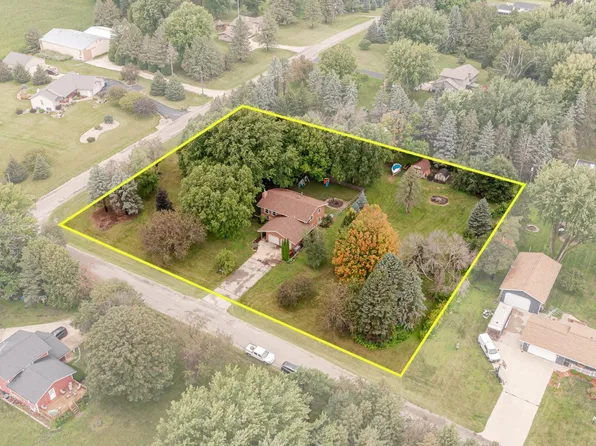 9015 Southridge St SW, Byron, MN 55920