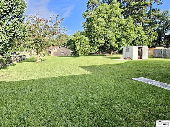 2nd image of 305 Warren Dr